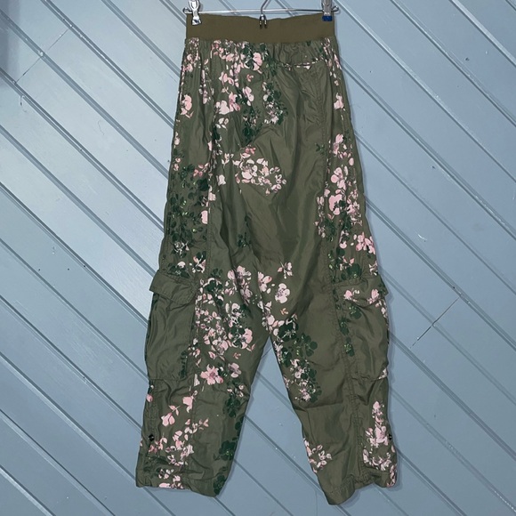 Free People Movement Mesmerize Me Cargo pants Olive Floral - Picture 9 of 12